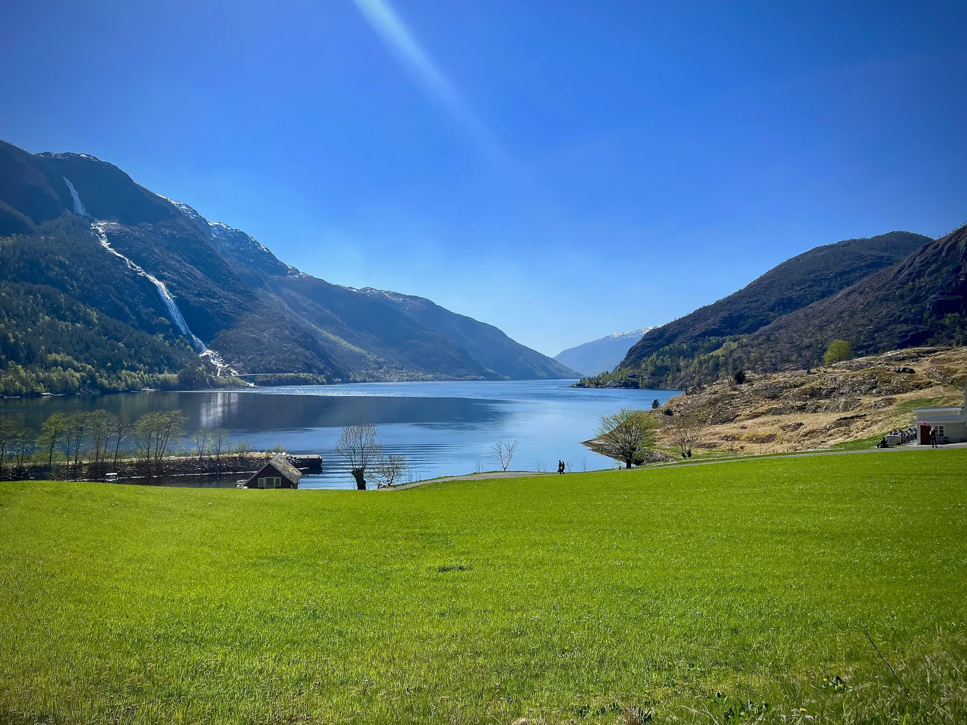 Langfoss Discovery Tour scenery 1